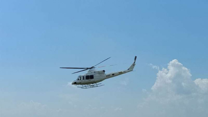 Helikopter untuk water boombing di Sumsel.