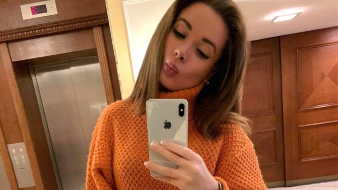 Ekaterina Karaglanova, seorang dokter yang baru saja meraih gelar S3, populer di antara pengguna media sosial Rusia. - katti_loves_life/Instagram