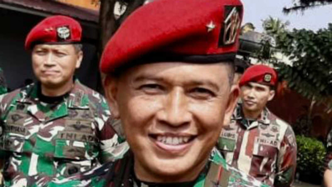 Komandan Komando Operasi Khusus TNI Brigjen Rochadi (tengah)
