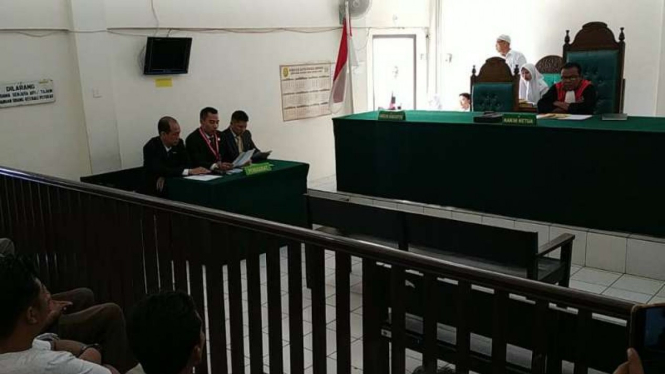 Sidang praperadilan Pembina SMA Taruna Obby Frisman Artakatu