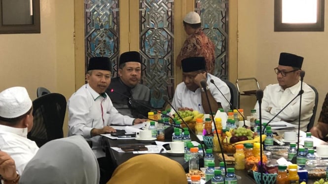 Rapat Pelaksanaan Haji DPR RI dengan Dirjen PHU dan Kadaker Madinah