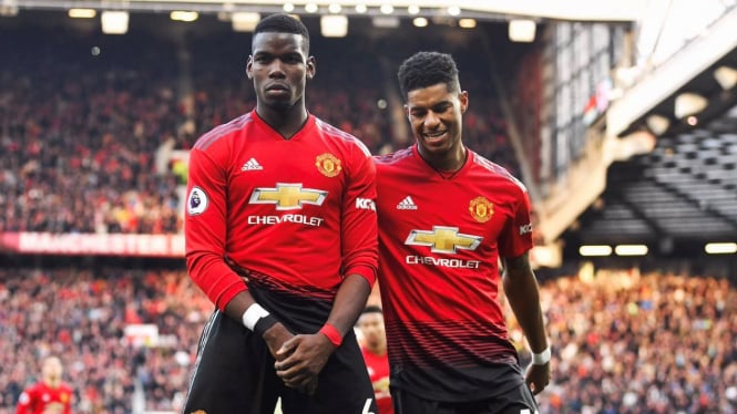 Pemain Manchester United, Paul Pogba dan Marcus Rashford (kanan)