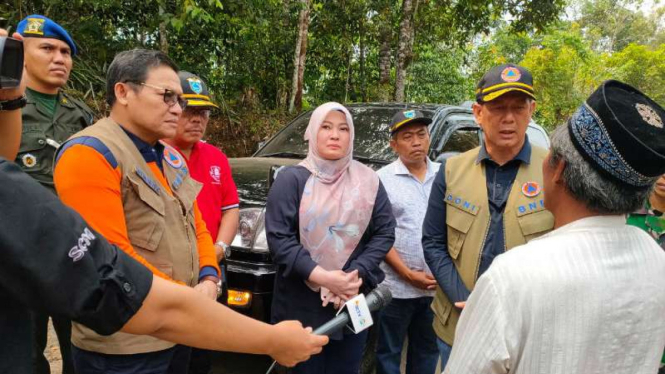 Kepala BNPB Doni Monardo kunjungi korban gempa Banten, Sabtu, 2 Agustus 2019.