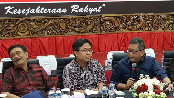 Direktur Eksekutif Indikator Politik Indonesia, Burhanuddin Muhtadi di DPP PDIP.