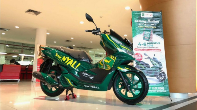 Motor Honda PCX livery Persebaya Surabaya 