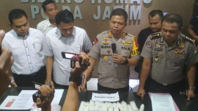 Polisi merilis pengungkapan kasus narkotika yang baru jaringan Sokobanah, Sampang, Madura, di Markas Polda Jatim di Surabaya pada Senin, 5 Agustus 2019.