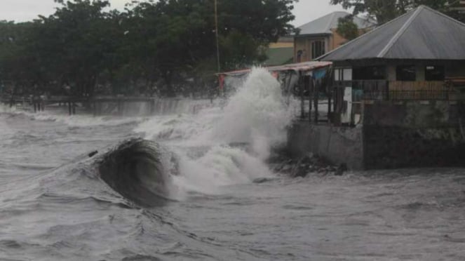 Bmkg Imbau Warga Pesisir Waspadai Gelombang Tinggi Hingga 4 Meter