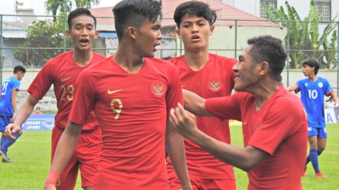 Pemain Timnas Indonesia U-18 saat melawan Filipina di Piala AFF U-18