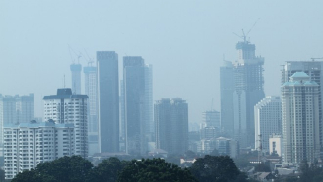 Kondisi udara di Jakarta yang penuh polusi. Anggota DPR duga polusi udara Jakarta akibat karhutla 