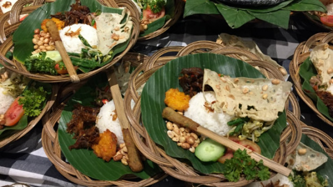 Menu khas Indonesia di bazar kuliner Plaza Indonesia