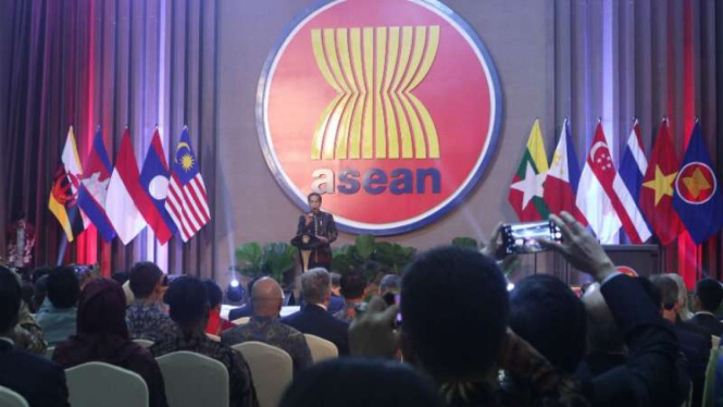 Jokowi beri sambutan di peresmian gedung baru Sekretariat ASEAN di Jakarta
