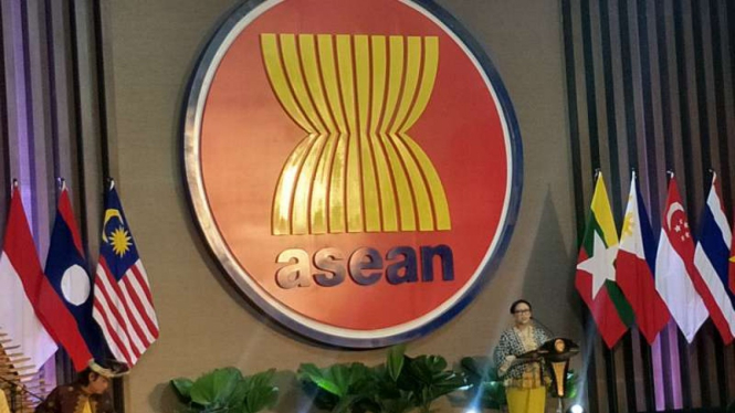 Menlu Retno Marsudi di Gedung Baru ASEAN