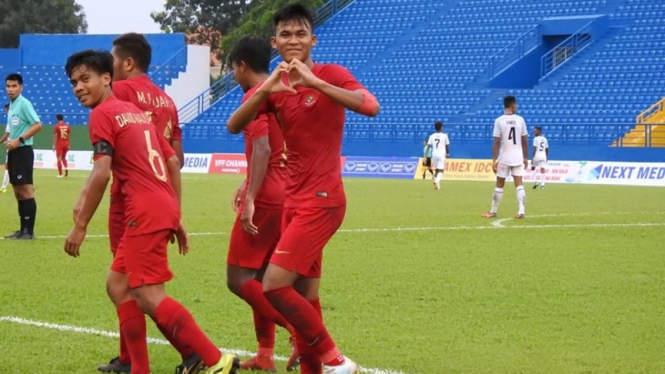Selebrasi gol pemain Timnas Indonesia U-18