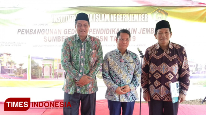 Ketua Forum Rektor Perguruan Tinggi Keagamaan Negeri (PTKIN) Prof. Dr. H. Babun Suharto (kiri)  (FOTO: Moh Bahri/TIMES Indonesia).