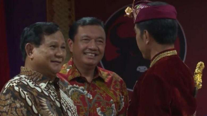 Budi Gunawan bersama Jokowi dan Prabowo.