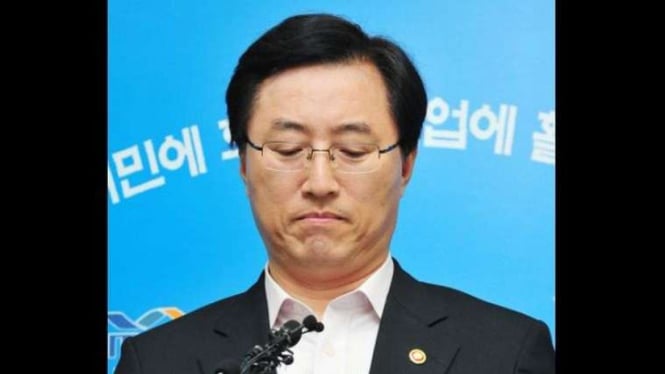 Menteri Ekonomi Pengetahuan Korsel Choi Joong-kyung mundur dari jabatannya setelah krisis pemadaman listrik di Korsel pada 15 September 2011.