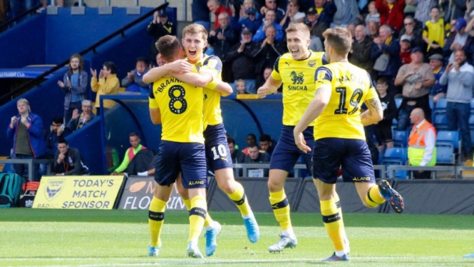 Selebrasi gol pemain Oxford United