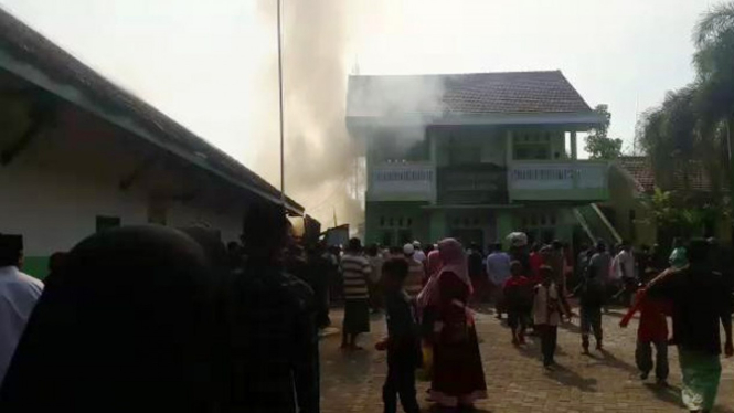 Gudang Sekolah Dasar Negeri di Desa Wangkal, Kecamatan Gading, Kabupaten Probolinggo, yang ludes terbakar. (FOTO: Istimewa)