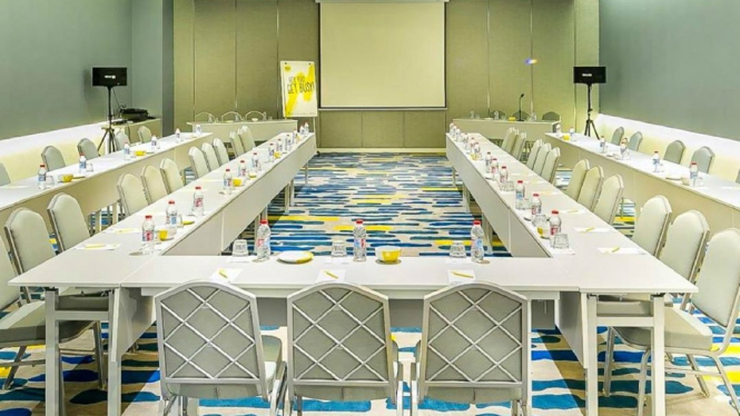 Ruangan meeting Yello Hotel Harmoni 