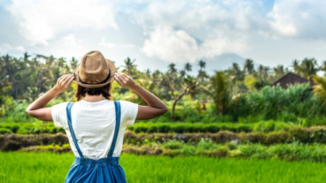 Konsulat Jenderal Australia di Bali memperingatkan warganya untuk menghormati warga lokal saat berada di luar negeri.