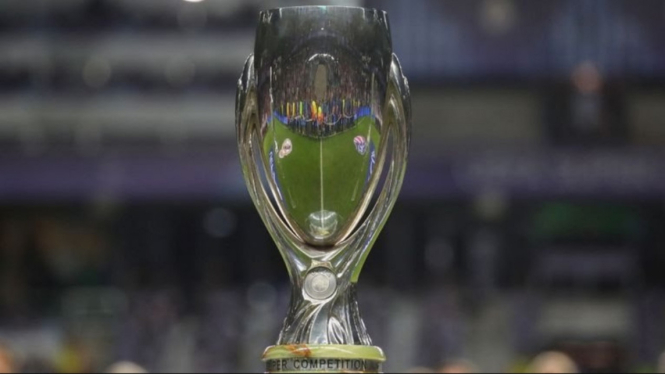 Trofi Piala Super Eropa