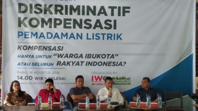 Para pembicara dalam Dialog Publik Diskriminatif Kompensasi Pemadaman Listrik.