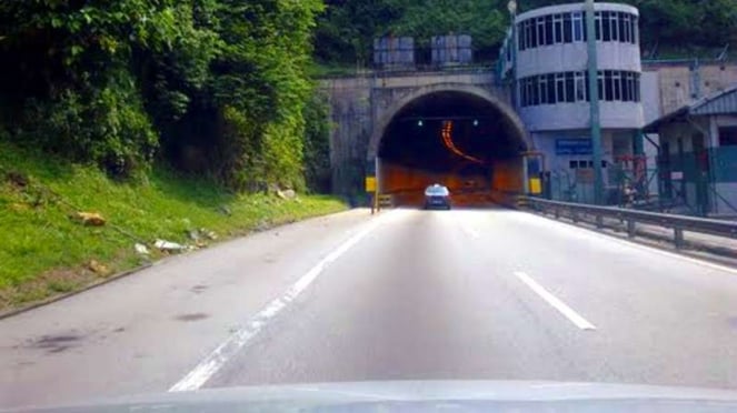 Jalan Tol Karak di Malaysia