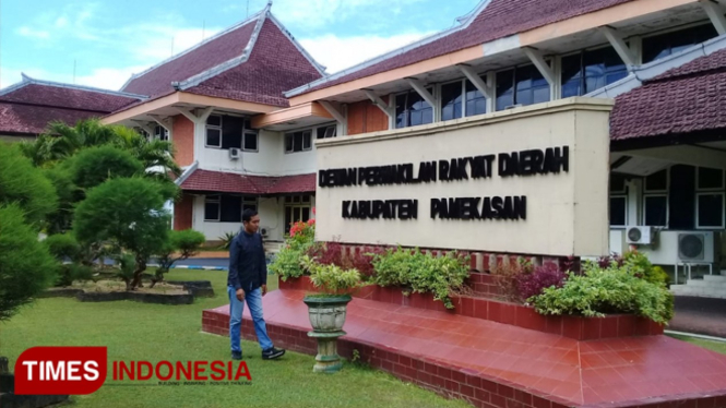 Kantor DPRD Kabupaten Pamekasan.(Foto: Akhmad Syafi"i/TIMES Indonesia)