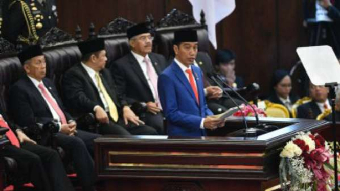 Presiden Joko Widodo menyampaikan pidato dalam Sidang Tahunan MPR 