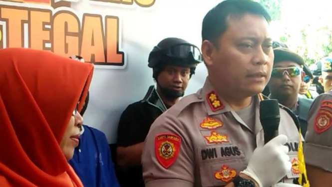 Kapolres Tegal, AKBP Dwi Agus Prianto, dalam jumpa pers kasus pembunuhan.