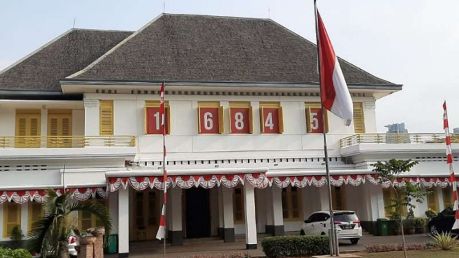 Museum Perumusan Naskah Proklamasi RI. Dulu rumah ini dihuni Laksamana Muda Tadashi Maeda, perwira tinggi Jepang.