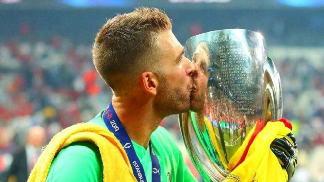 Penjaga gawang Liverpool, Adrian San Miguel