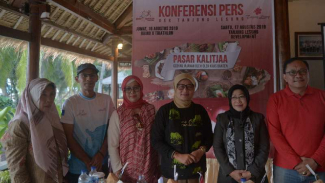 Konferensi pers Rhino X Triathlon.