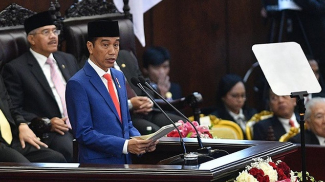 "Saya mengajak semua lembaga-lembaga negara untuk membangun sinergi yang kuat guna menyelesaikan tugas sejarah kita," kata Jokowi. - SIGID KURNIAWAN/ANTARA FOTO