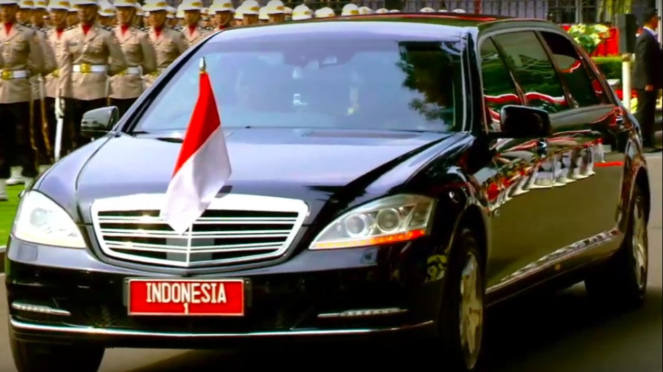 Mobil Presiden Mercedes-Benz S600 Pullman Guard