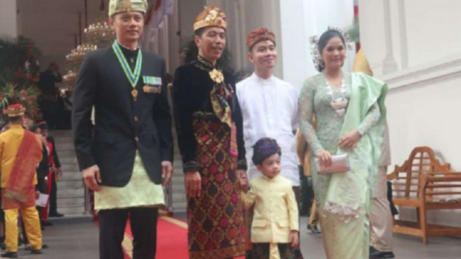 AHY, istri, Jokowi, Gibran dan Jan Ethes