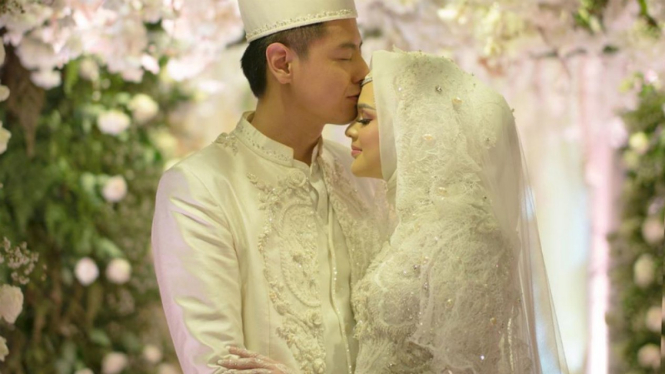 Pernikahan Roger Danuarta dan Cut Meyriska di Medan, Sumatera Utara.