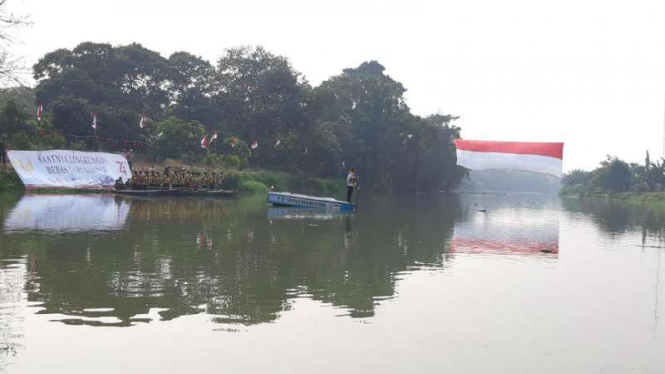 Masyarakat Cibodas Tangerang kibarkan bendera merah putih raksasa pada HUT RI ke-74