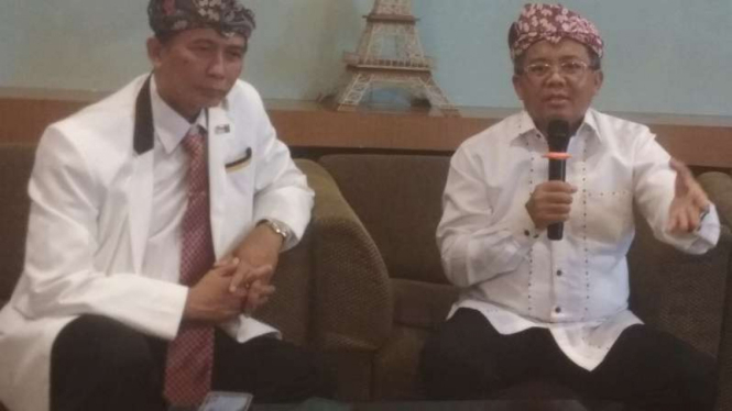 Presiden PKS Sohibul Iman (kanan) di Surabaya, Jawa Timur.