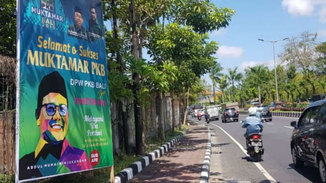 Spanduk Muktamar Partai Kebangkitan Bangsa di Bali.