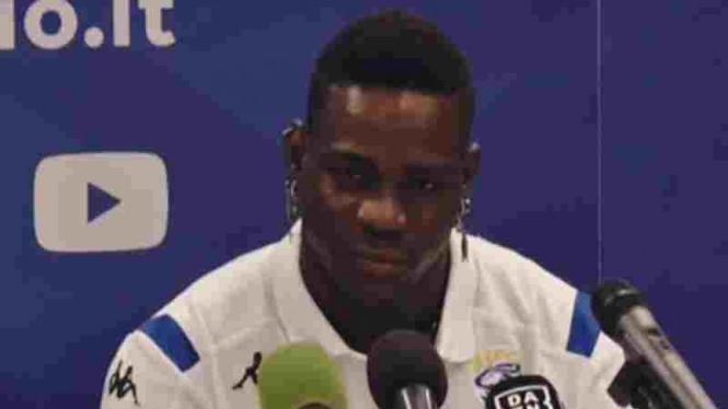 Mario Balotelli resmi bergabung ke Brescia