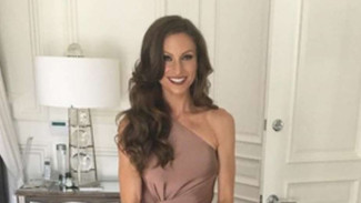 Lauren Hashian, Istri Dwayne Johnson Ternyata Penyanyi