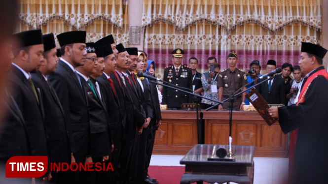 Pelantikan anggota DPRD Kota Probolinggo. Dari 30 anggota, keterwakilan perempuan hanya lima orang (foto: Ryan/TIMES Indonesia)