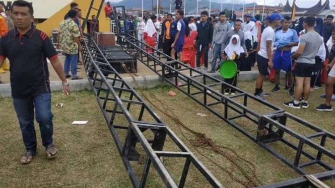 Tiang penyangga sound system ambruk di Padang Panjang, Sumbar.