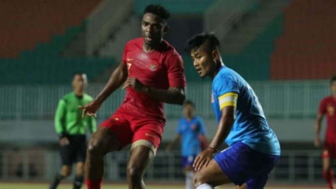 Laga uji coba Timnas Indonesia melawan Persika Karawang