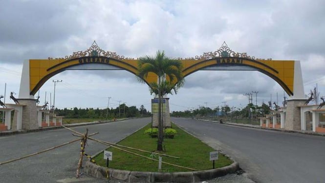 Gerbang Madani di Kabupaten Penajam Paser Utara, Kalimantan Timur. Sebagian kabupaten ini akan jadi lokasi ibu kota baru RI. 