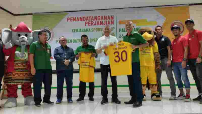 Sriwijaya FC menjalin kerjasama sponsorship dengan PT Semen Baturaja (SMBR)
