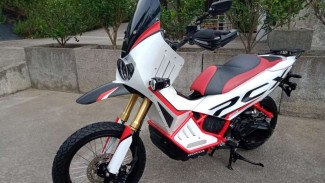 Honda PCX Keracunan Africa Twin, Kaki-kaki Berubah Jangkung