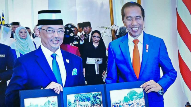 Raja Malaysia, Al-Sultan Abdullah Ri’ayatauddin, saat bersama Presiden Jokowi.