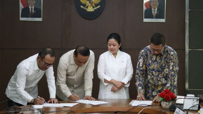 Para Menteri tandatangani kesepakatan hari libur nasional dan cuti bersama 2020.